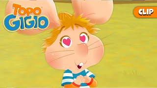 Gigio ha una cotta per un topo 😻 | Topo Gigio Italiano 🐭 Cartone Animato Clip