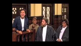 Govinda - Funny Scene in court Govinda - Funny Scene in court