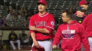 LAA@OAK: Richards pulled from game in the 5th