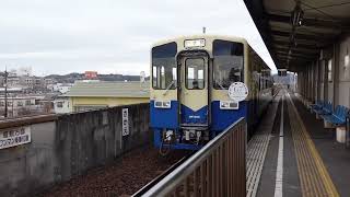 【G7倉敷労働雇用大臣会合・水島臨海鉄道オリジナルヘッドマーク装着車両MRT304・スカ色】MRT300形ワンマン水島行到着～発車（水島臨海鉄道・栄駅）