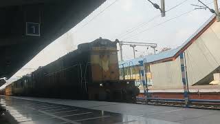 00761 Renigunta H.Nizamuddin Doodh Doronto Express Arriving KurnoolCity