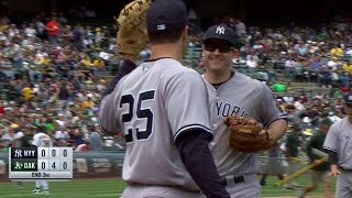 NYY@OAK: Headley helps Tanaka get out of a jam