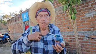 🛑Don Santos disfruta una rica minutas🍧en esta calor🥵!!!El Buen salvadoreño