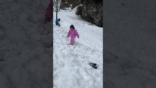 Barf me masti My Sweet Princess #video #trending #viral #enjoy #masti #manali #cute #princess #ice