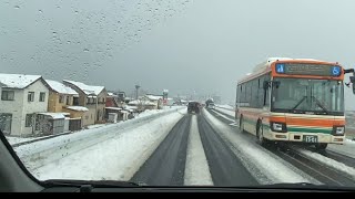 雪道で坂道登ろうと頑張ってた(運転お疲れ様です)