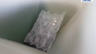 Video JBF 28 35 bubble wrap foil shredding Luftpolsterfolie zerkleinern