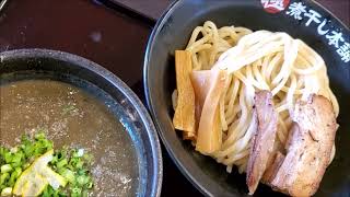 弘前市、極煮干し本舗弘前店の極濃煮干豚骨しつけ麺２５０ｇ（９００円）。家系チェーンでは有名なラーメン山岡家の煮干しスープに特化したセカンドブランドチェーンです。