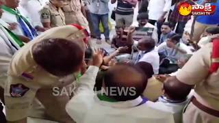 YSRCP Leader Anantha Venkatarami Reddy Arrested at Anantapur  | AP Bandh - Watch Exclusive