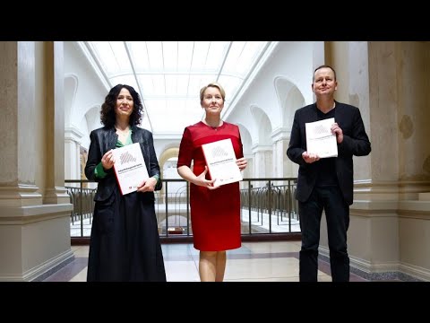 Rot-grün-roter Koalitionsvertrag In Berlin Steht - YouTube