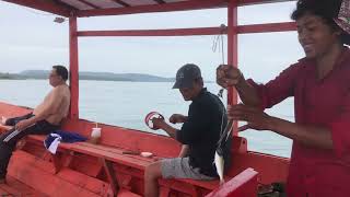 ស្ទូចត្រីនៅកោះរ៉ុង Fishing at Koh Rong Cambodia