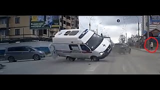 Car crash crazy drivers & Crazy russian & Dvr recording accident