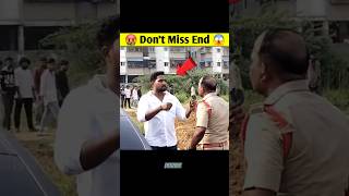 पुलिस वाले ने गुंडे को मार मार कर कर दिया बुरा हाल 😱 || #shorts #shortsfeed #policeviralvideo