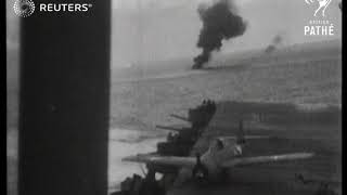 PACIFIC OCEAN: US aircraft carrier survives fight against Japanese planes (1943)