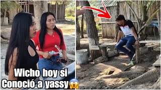 Yassy dejó como un mentiroso a wicho no le importó que fuera su novio Le pelo la cara frente a todos