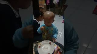 Akhtar eats noodles with mother Bag.2 #shorts #shortsvideo