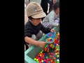 【天才⁈】スーパーボールを取りまくる子供 2歳【a genius 】a child scooping up a super ball