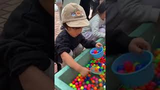 【天才⁈】スーパーボールを取りまくる子供 2歳【A genius?!】A child scooping up a super ball