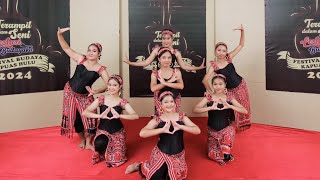 Tari Anyam Daun Perupuk  || Tari Dayak Kreasi || SMAN 1 Seberuang | Festival Budaya Kapuas Hulu 2024