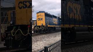 Clean, shiny CSX GP40 heads to the yard