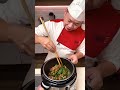 要做芥菜饭，芥菜一定要事先沸水！不然吃起来...芥菜饭 green mustard rice by chef khiew【邱師傅直播公開教學系列】