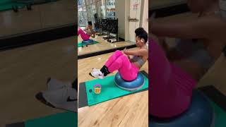 My favorite bosu ball ab exercises! Check these out and let me know what you think. #workout #abs