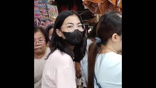 saya lagi dipasar rame pasar tradisional teramai lengkap dijalan Thamrin kota Medan lengkap lengkip