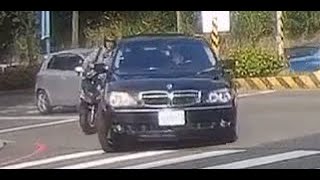 【車禍影片】 我要右轉!（2022.11.11 桃園市龜山區長壽路與長壽路481巷口）