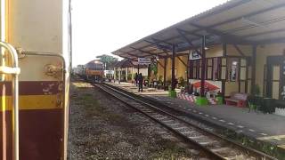 ขบวนรถไฟท้องถิ่นที่463 ต้นทาง พัทลุง-สุไหงโกลก ขณะเข้าสู่สถานีรถไฟควนเนียง