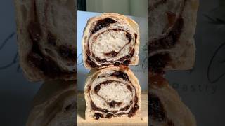 Swirly Sourdough Cinnamon Raisins Bread #shorts #sourdough #sourdoughbread #eat #food #bread