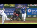 07 19 富邦 vs 統一 九局上，主審吳家維先生遭到擦棒球擊中