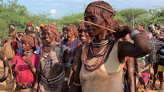 Womans in Hamer tribe