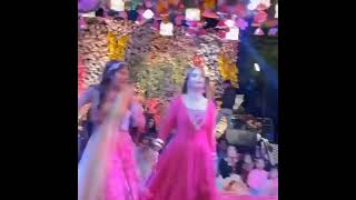 Nida Yasir Dance at her Brother's wedding with  her daughter