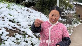 被大雪包围的山里人家，看看早餐吃的啥？这样的生活你愿意来吗？#雪天美景 #我的农村生活