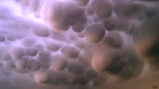 STRANGE STORM CLOUDS - Mammatus facts and information