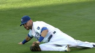 CLE@KC: Gordon steals hit with sliding catch