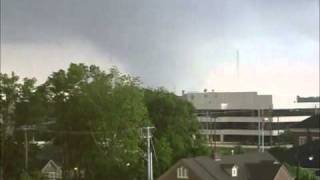 Tuscaloosa Tornado - 15th St Area - 042711.wmv