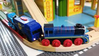 Play With Thomas and Friends Trains, Road Crossing, Build Brio Subway Tunnel