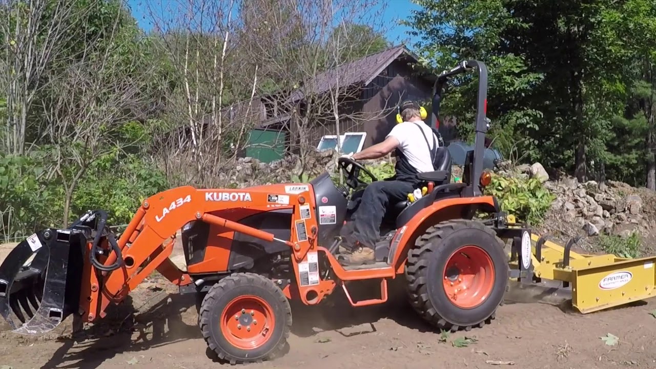 #183 Kubota B2601 Compact Tractor. STIHL Pole Saw. Landplane. Range ...