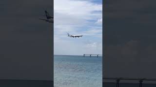 沖縄県_瀬長島_那覇空港へ着陸のＡＮＡ。めんそーれ・ようこそオキナワへ・・・Senagajima・Okinawa(20231127)