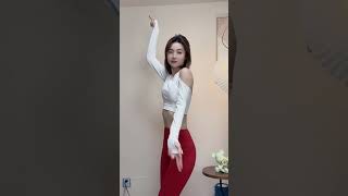 Stunning Dance Cover by Beautiful Chinese Girl EP2547 💃✨ #beauty #chinesedance #chinadance #douyin