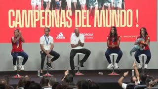 Homenaje a las campeonas del mundo sub-17 de fútbol en Madrid