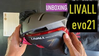 Unboxing of the Livall Evo21 smart helmet