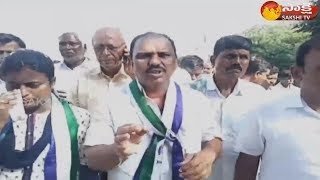 Penukonda YSRCP Leader Sankar Narayana participates in Sanghibhava Paadayatra