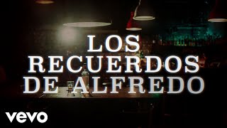 Los Recuerdos De Alfredo (LETRA/En Vivo)