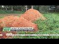 മാലിന്യം തള്ളാൻ വേറെ സ്ഥലം കിട്ടിയില്ല ​ഗ്രൗണ്ടിലെ ഹൈജംപ് പിറ്റ് കുഴിച്ച് നശിപ്പിച്ചു