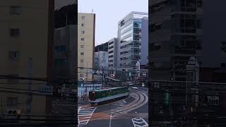 びわ湖浜大津駅を出発する4両編成の路面電車　4-Car Streetcar (Otsu City, Shiga Prefecture)