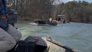 Officials: 1 hospitalized, others injured after boats collide on lake in Georgia