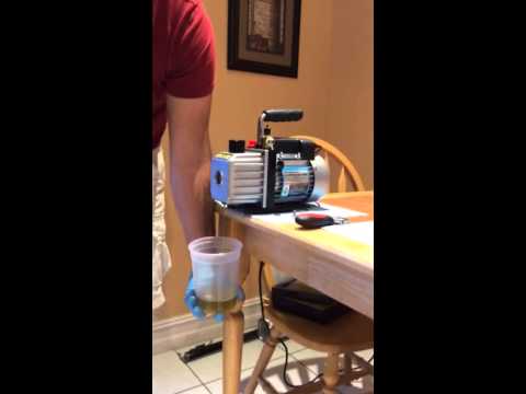 How to change the oil on a vacuum pump How to change the oil on a vacuum pump
