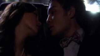 Gossip Girl 1x07 Blair and Chuck limo scene
