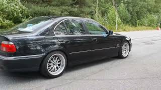 Bmw e39 528i 1st gear max throttle takeoff in parking lot